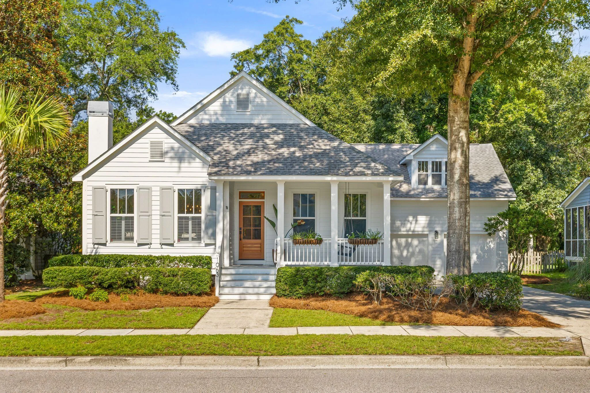 Front exterior of 1063 Barfield Street